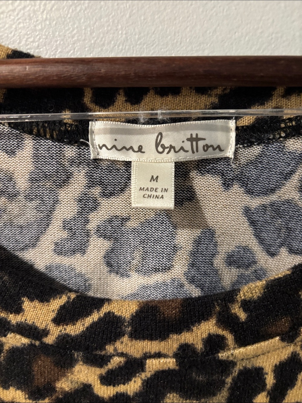 nine britton Leopard Print Long Sleeve Tie-Hem Top - Black & Tan - Picture 3 of 3